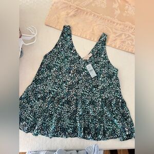 Loft Ruffle Tank - Size Petite Medium